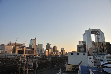 大阪・梅田の朝焼け