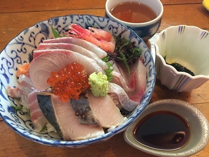 海鮮丼