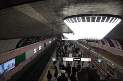 心斎橋駅構内