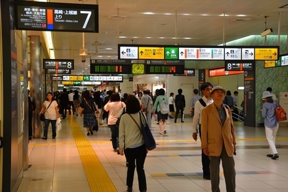 大宮駅中央改札（南）内にあるエキュート大宮方面通路