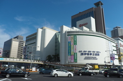 阪神神戸三宮駅の外観