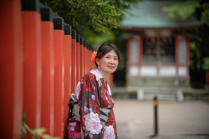 横向きの浴衣女性