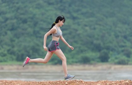 運動中の女性